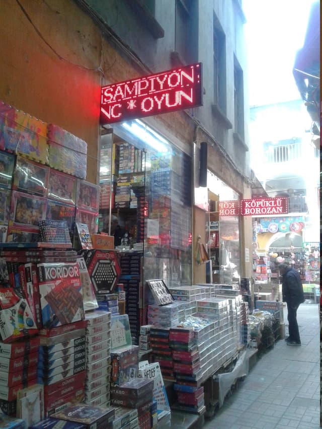 Şampiyon Tavla mağaza ortamı